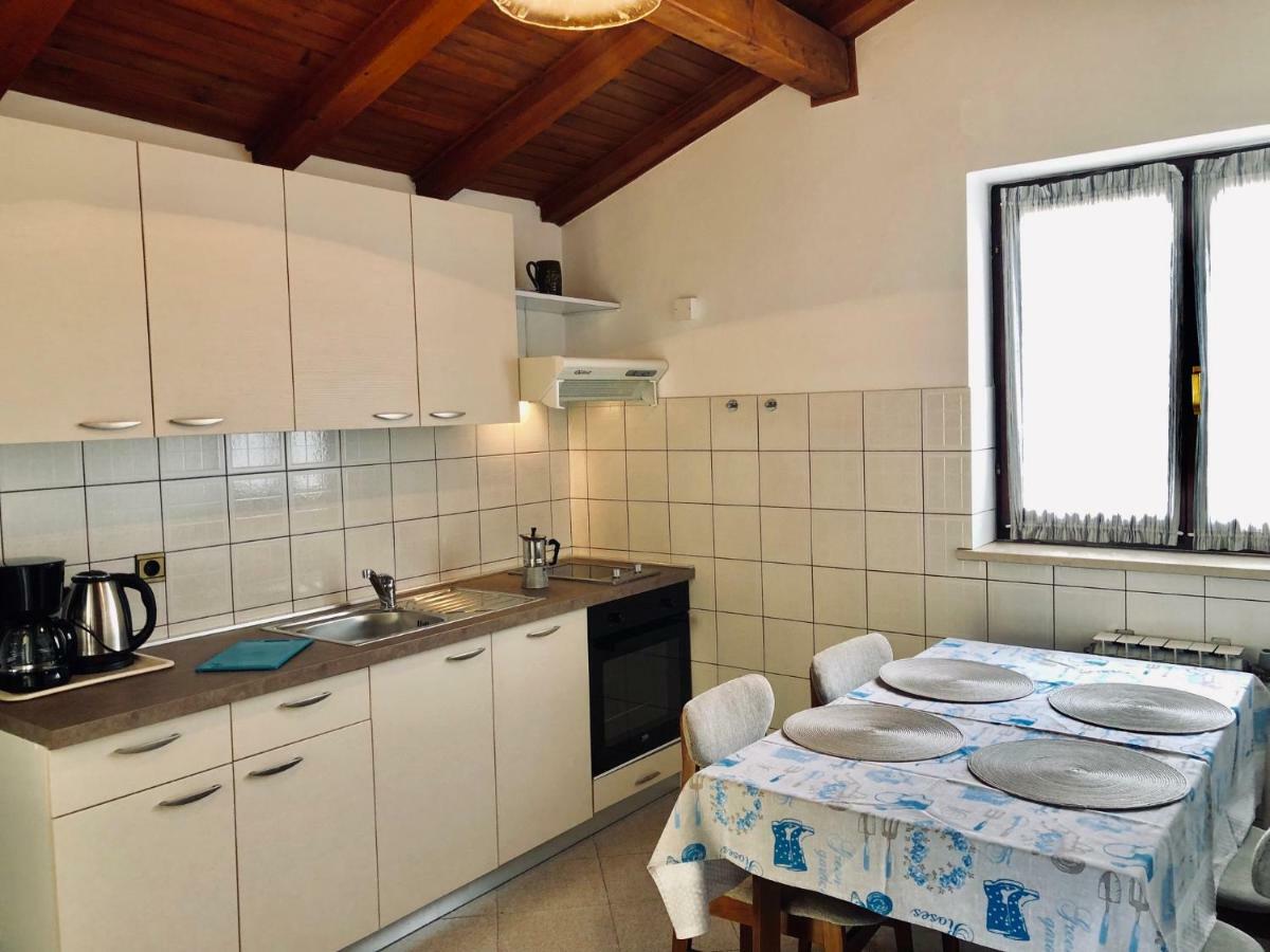 Apartments Petricic With Swimming Pool Ičići Екстериор снимка